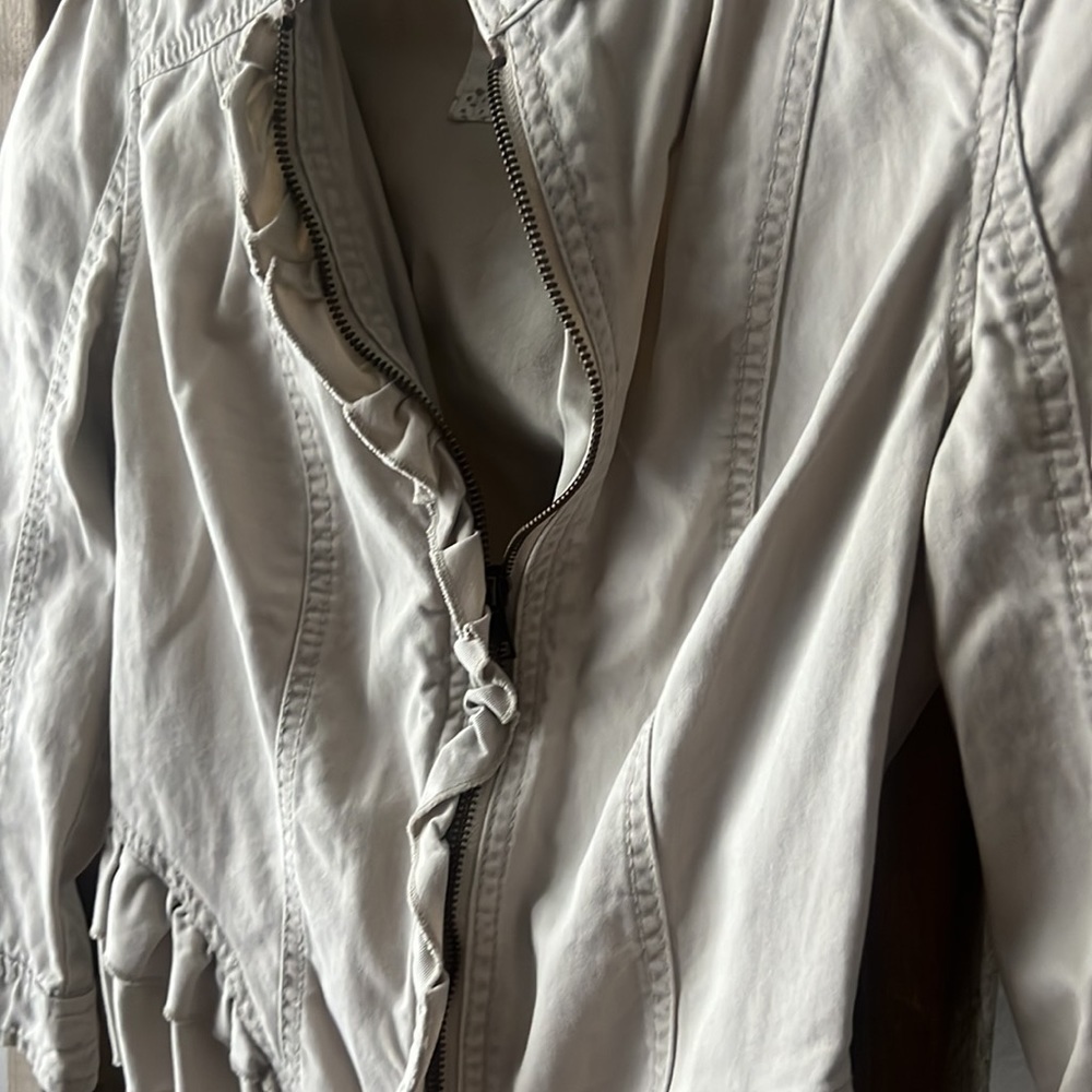 Tan zip up jacket - size small - Picture 3 of 6